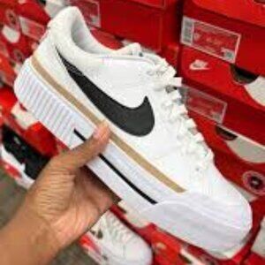 Nike Court Legacy Lift in White